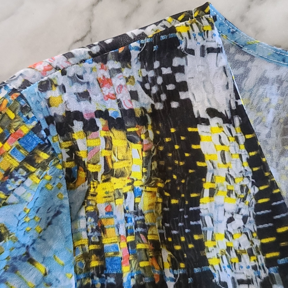 Project Runway Abstract Blouse Size Medium - image 2